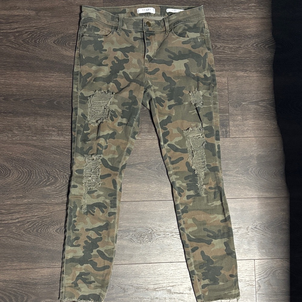 GUESS Camo Distressed Skinny Jeans